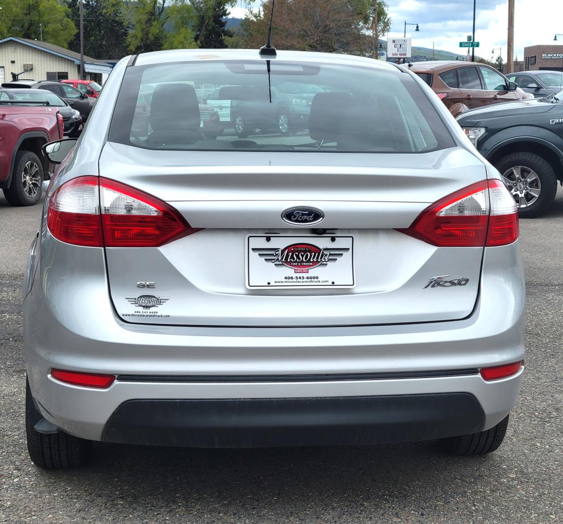 2019 Silver Ford Fiesta SE Sedan (3FADP4BJ2KM) with an 1.6L L4 DOHC 16V engine, Automatic transmission, located at 450 N Russell, Missoula, MT, 59801, (406) 543-6600, 46.874496, -114.017433 - Great little Economy Car in Very Good Condition. Low Miles. Automatic Transmission. Air Conditioning. Heated Seats. Power Windows. Cruise. Tilt. Backup Camera. - Photo#2